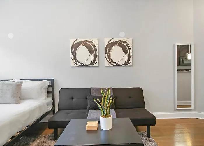 Stylish In Portage Park - Pensacola 2n Apartment *