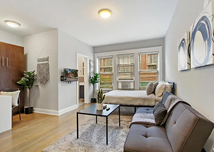 Stylish In Portage Park - Pensacola 2n Apartment *